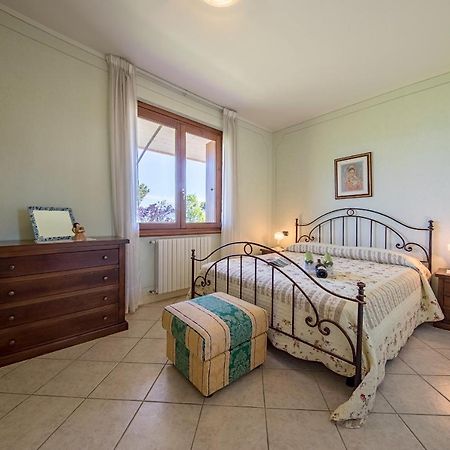 I Mosaici Apartments By Wonderful Italy Sirmione Bagian luar foto