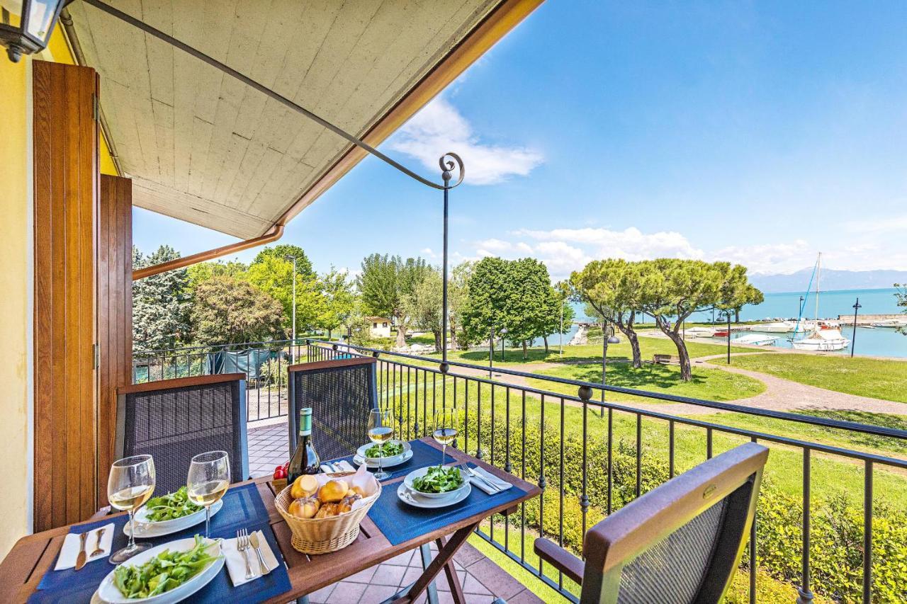 I Mosaici Apartments By Wonderful Italy Sirmione Bagian luar foto