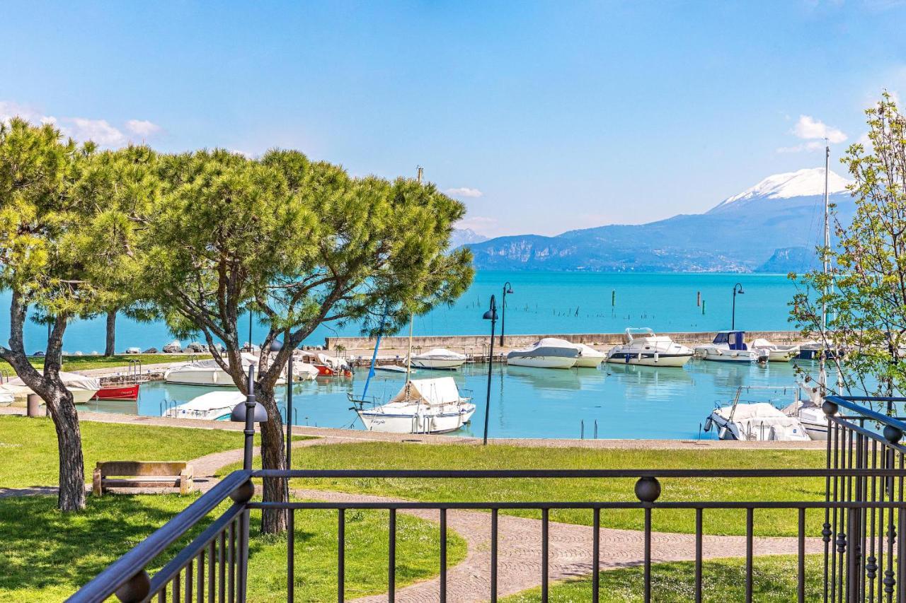 I Mosaici Apartments By Wonderful Italy Sirmione Bagian luar foto
