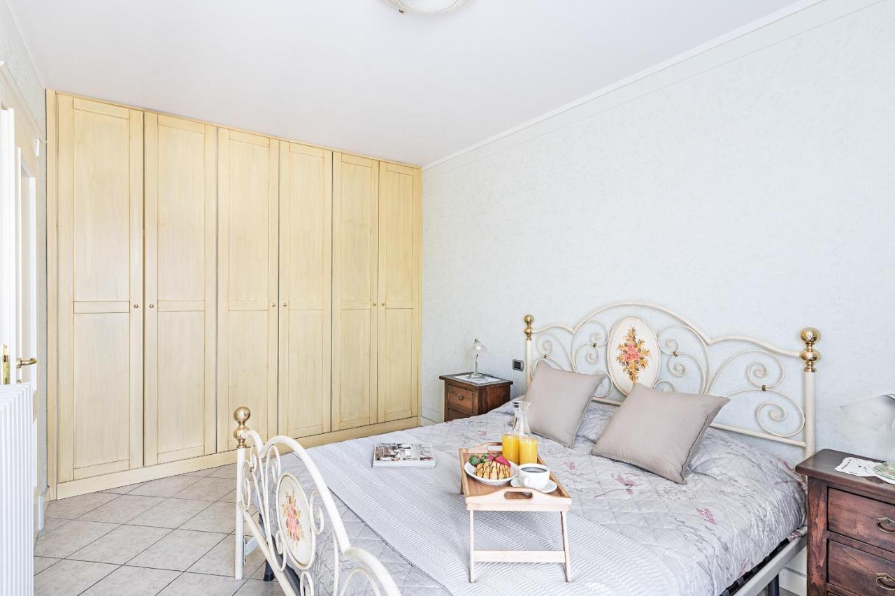 I Mosaici Apartments By Wonderful Italy Sirmione Bagian luar foto