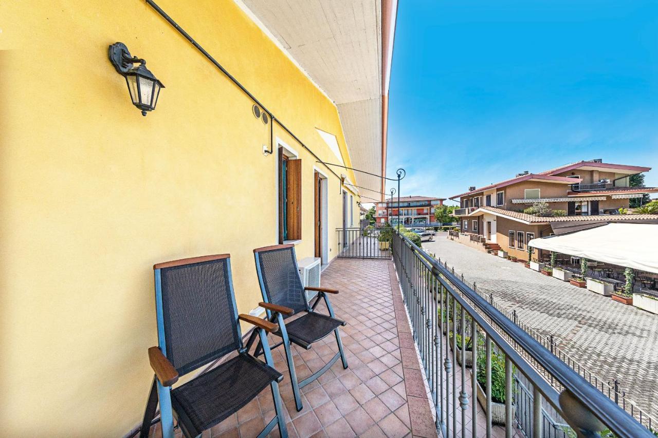 I Mosaici Apartments By Wonderful Italy Sirmione Bagian luar foto