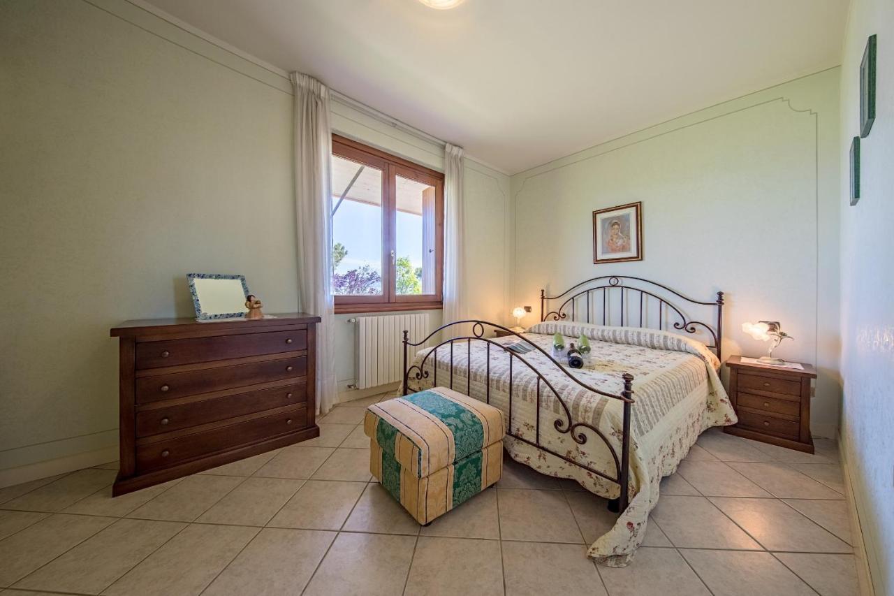I Mosaici Apartments By Wonderful Italy Sirmione Bagian luar foto