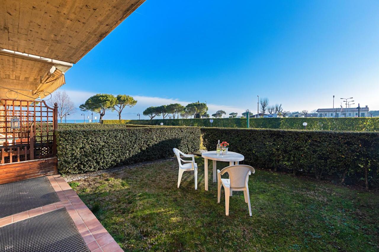 I Mosaici Apartments By Wonderful Italy Sirmione Bagian luar foto