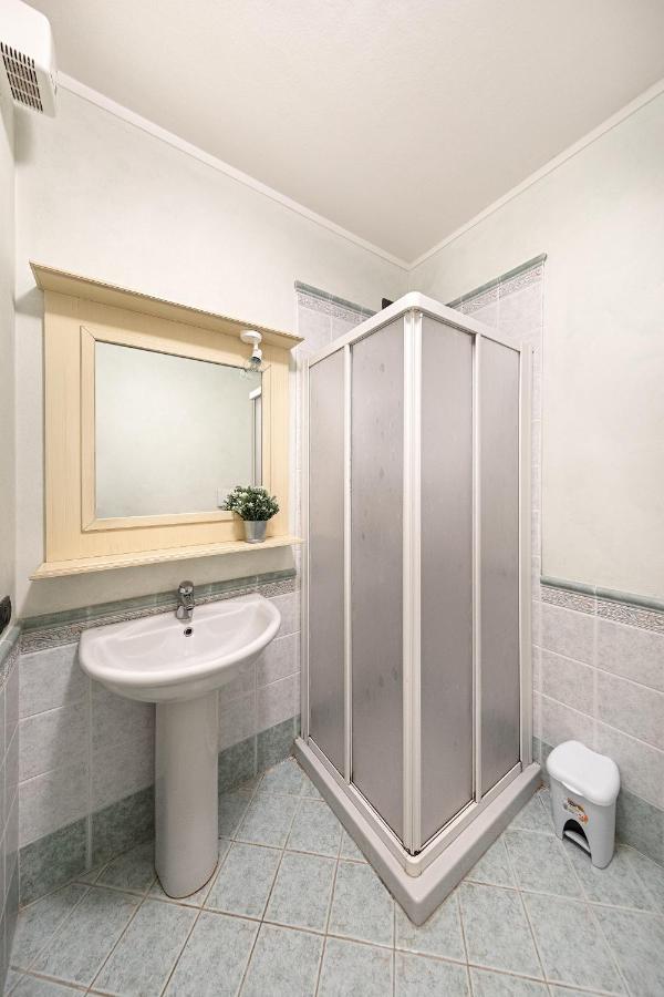 I Mosaici Apartments By Wonderful Italy Sirmione Bagian luar foto