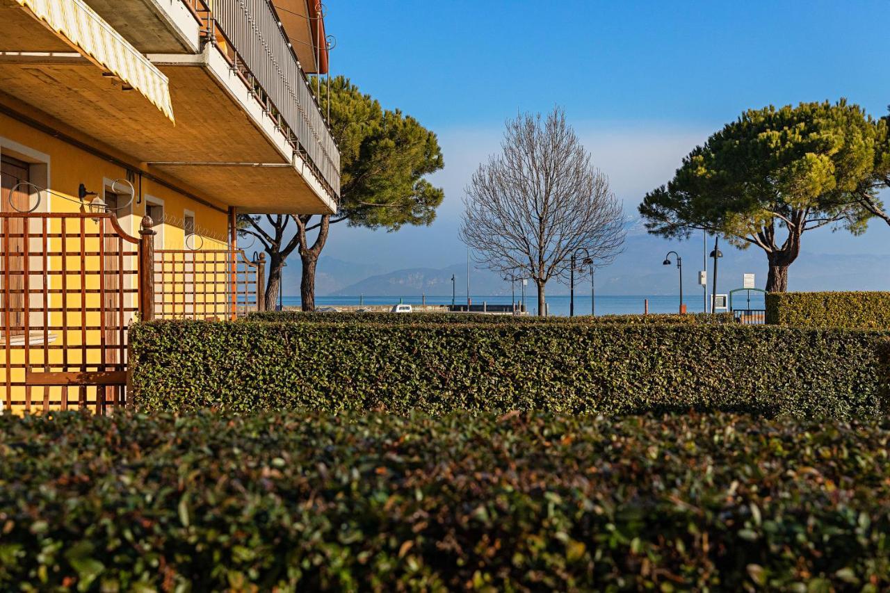 I Mosaici Apartments By Wonderful Italy Sirmione Bagian luar foto